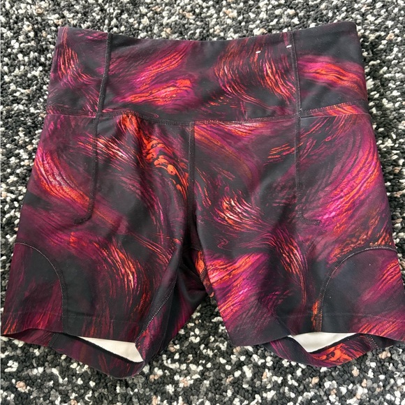 Xersion Black and Red Patterned Bike Shorts - Picture 1 of 2